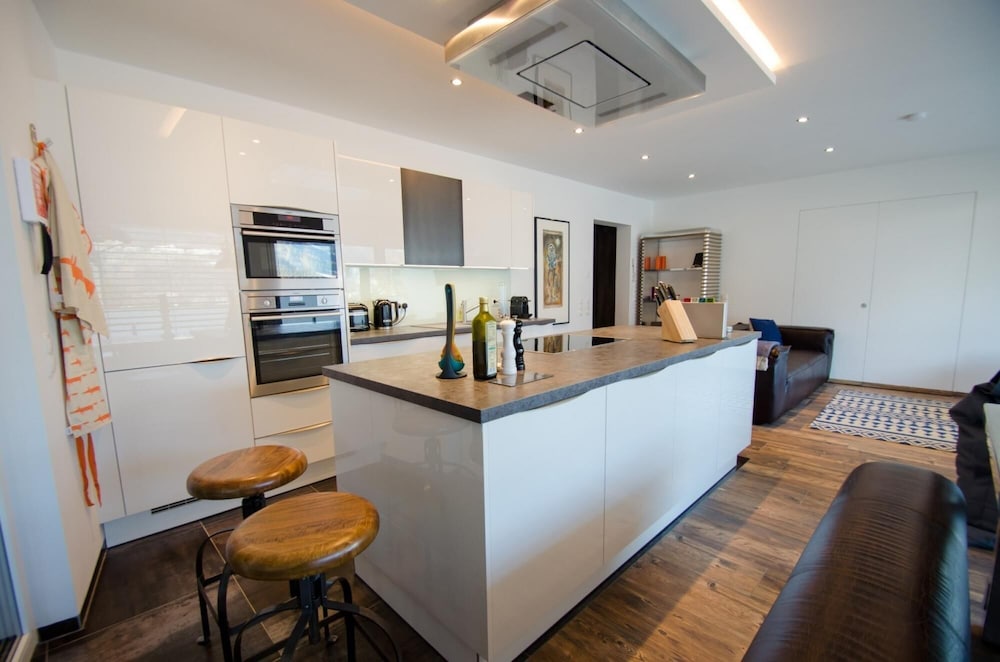 Superb Alpine Lodges Zell am See 6-8pax