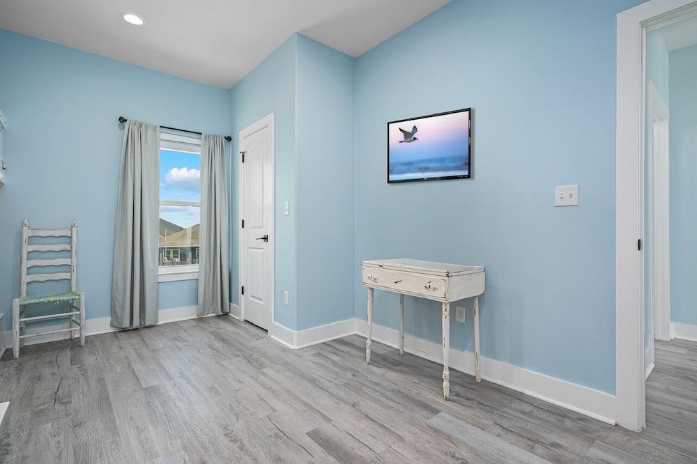 Oceanfront Manor 4 Bedroom Home