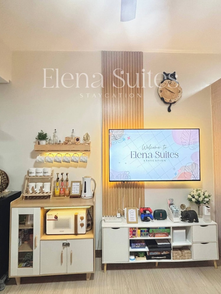 Aesthetic Cozy Stay With Ps4, Netflix & Coffee Nook - Elena Suites Staycation