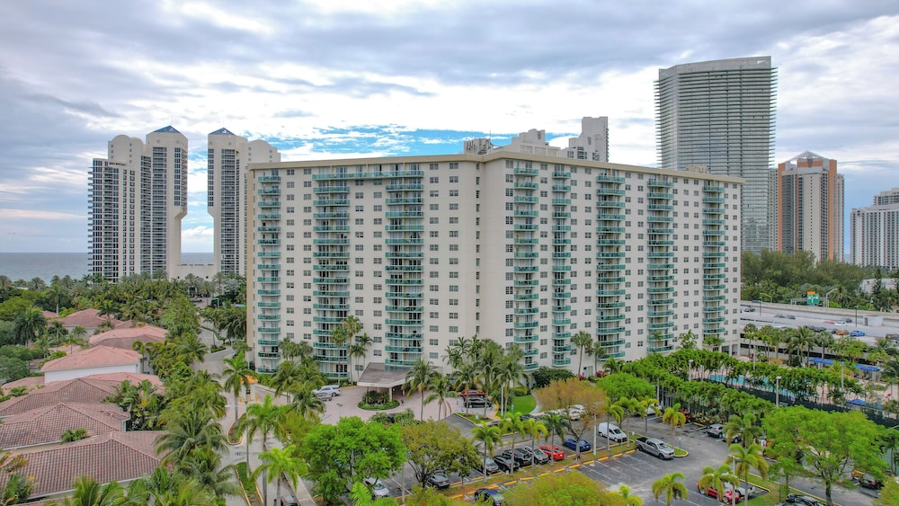 Best of Ocean Reserve by Cielo Stays view 5