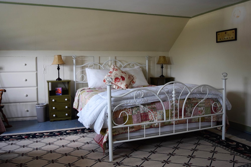 New Hampshire Mountain Inn