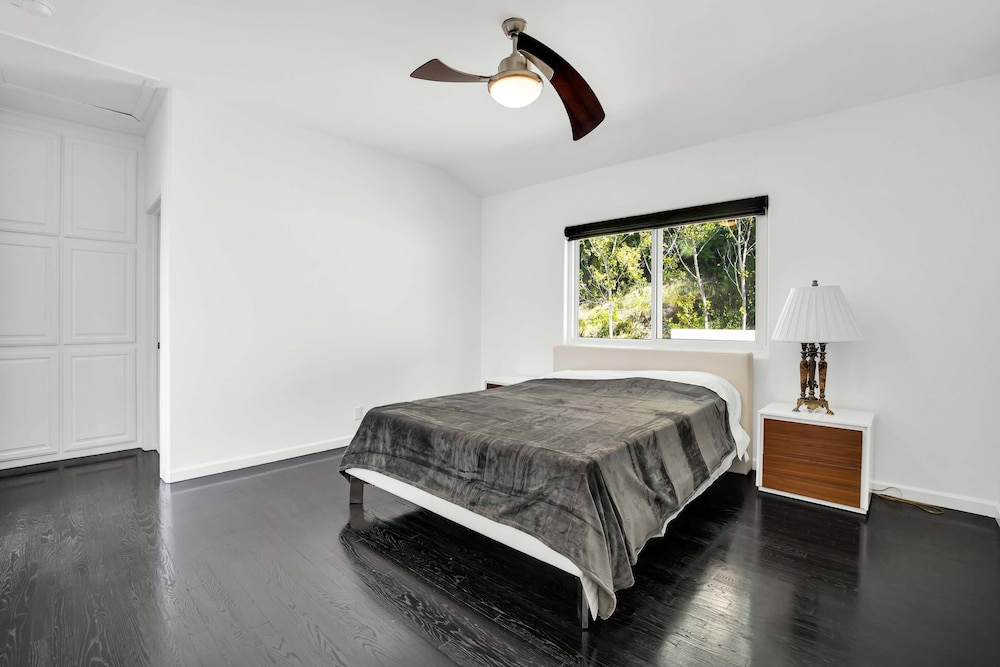 Pacific View by Avantstay Original Artist's Home