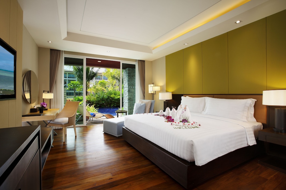 Graceland Khaolak Beach Resort