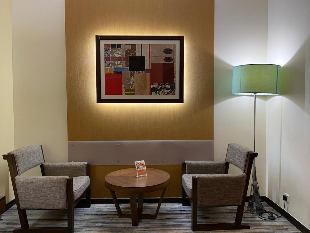 Abu Dhabi Vacations - Phoenix Plaza Hotel Apartments - Property Image 7