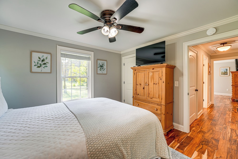 Peaceful Home w/ Porch & Yard, 5 Mi to Rome!