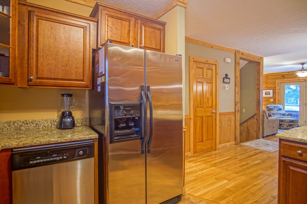 Loggers Run #7: 5 Bedrooms, 3.5 Bath: Slope Side. Overlooks The Ski Trail !