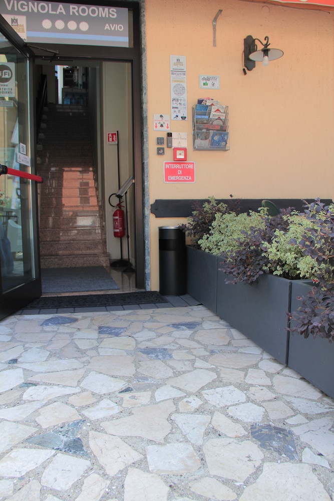 Vignola Rooms Avio