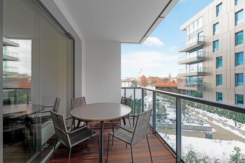 Brabank Riverside & Parking by Downtown Apartments