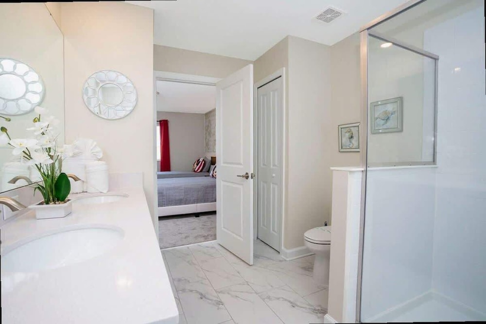 Spacious 7BR w Pool Spa Game Room Near Disney