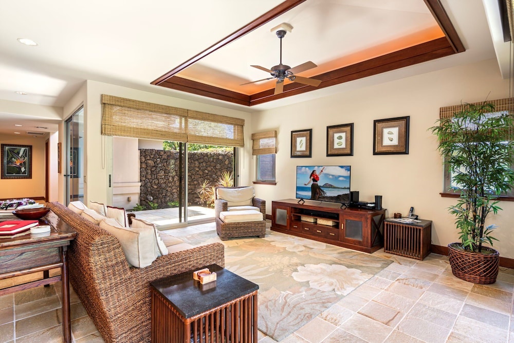 Family-friendly & Romantic Getaway - Beach Club Access- Vrkcv