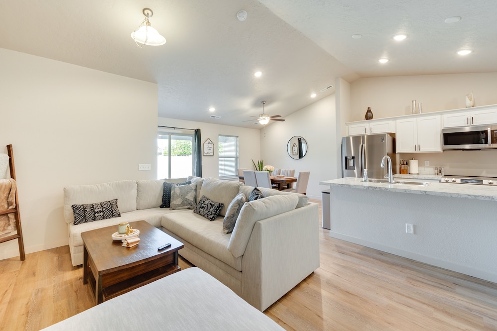Nampa Vacation Rental w/ Fenced Yard: Near Boise! view 5