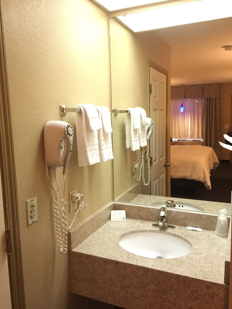 Garden City Vacations - Americas Best Value Inn Garden City - Property Image 19