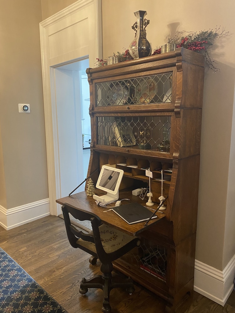 Belle Louise Historic Guest House view 2