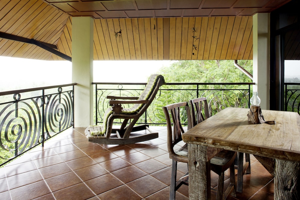 Thara Bayview Villa