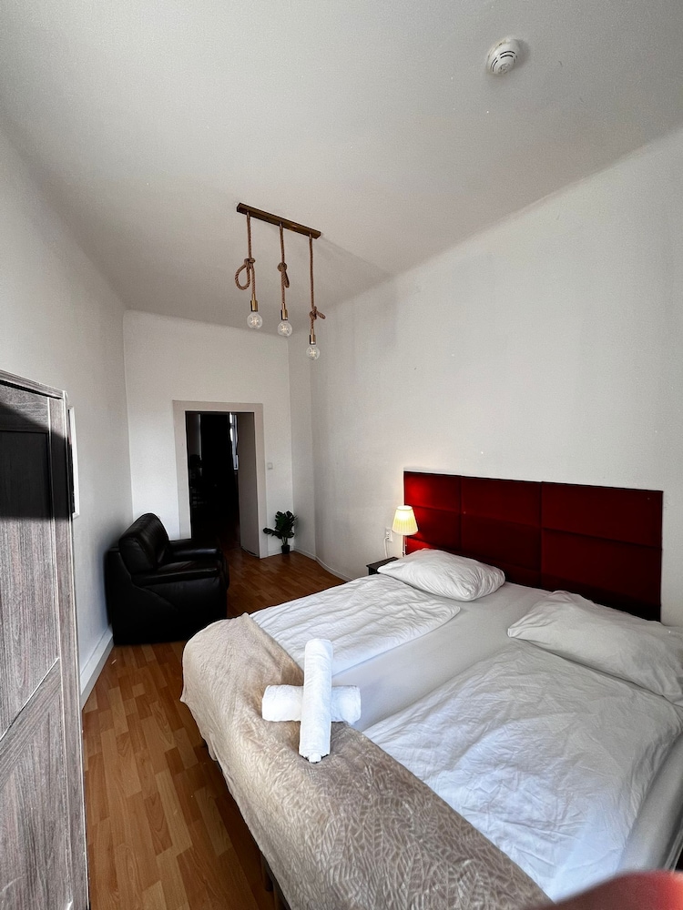 Cozy 2BR Apartment Near Schöpfwerk