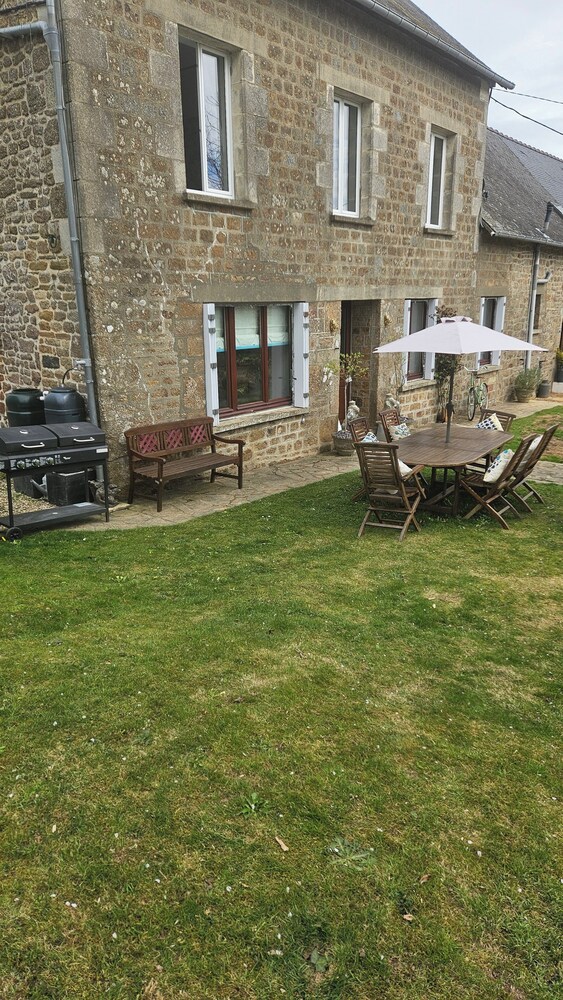 The Lions Den - La Loge Mantilly