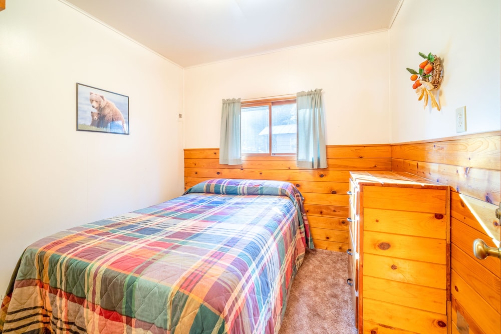 Bear Paw Lodge