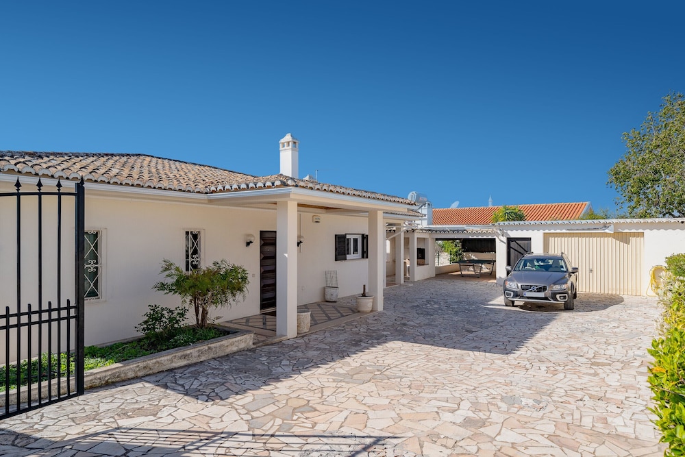 Albufeira Family Villa by Homing