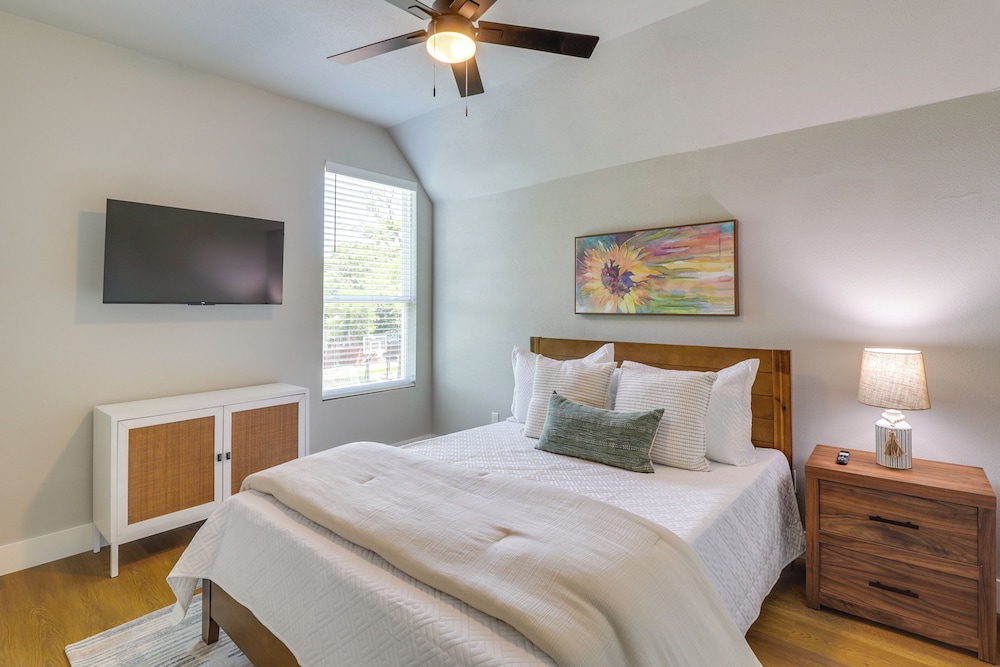 Townhome Near At&t Stadium: Great for Game Day!
