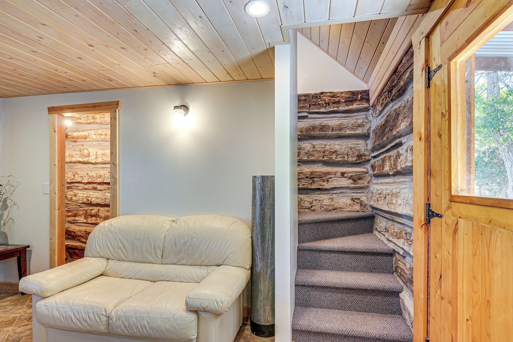Bryce Canyon Basecamp: Historic Homesteader Cabin