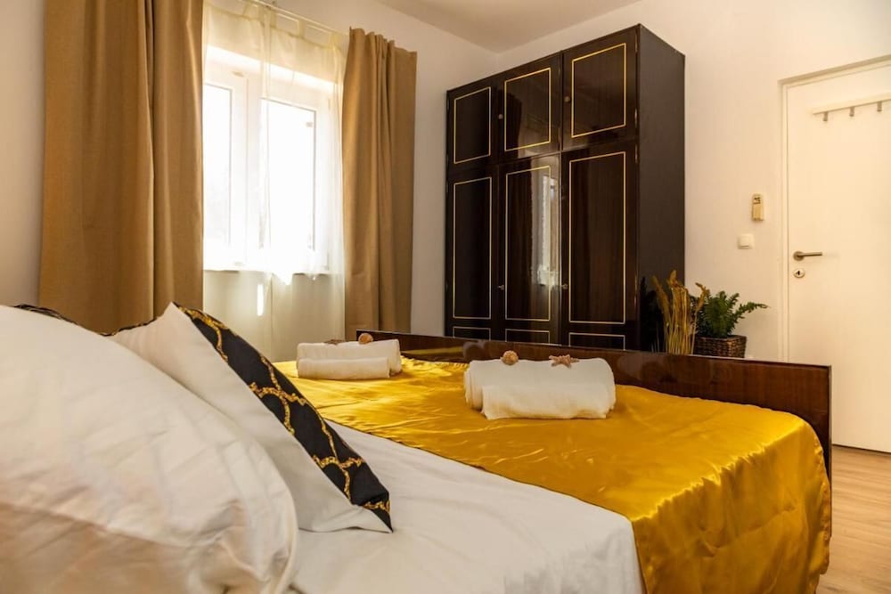 Villa Akulica With Heated Outdoor Pool and Seaview view 5