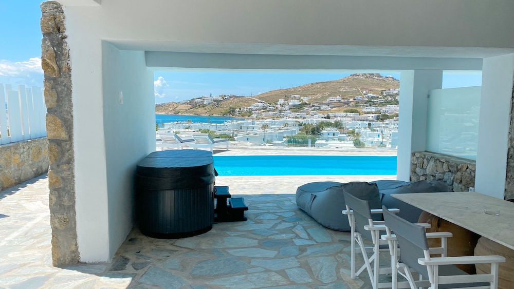 Amperian Mykonos Suites & Villas
