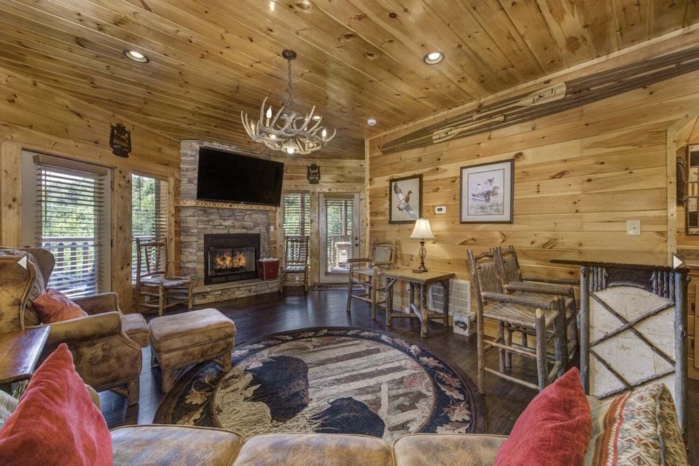 Knotty But Nice 4 Bedroom Home