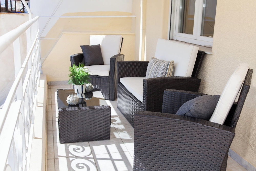Brand New Modern apt in Central Athens