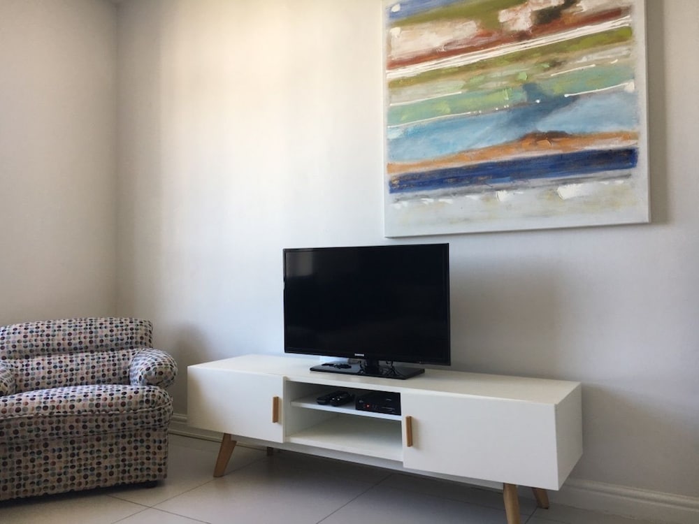 Cascades 2 bed 'FRESH LOOK & GREAT VIEW'