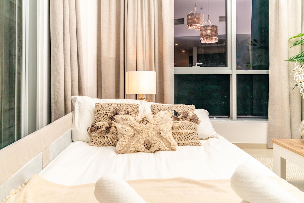 Dream Inn Dubai Bay Central