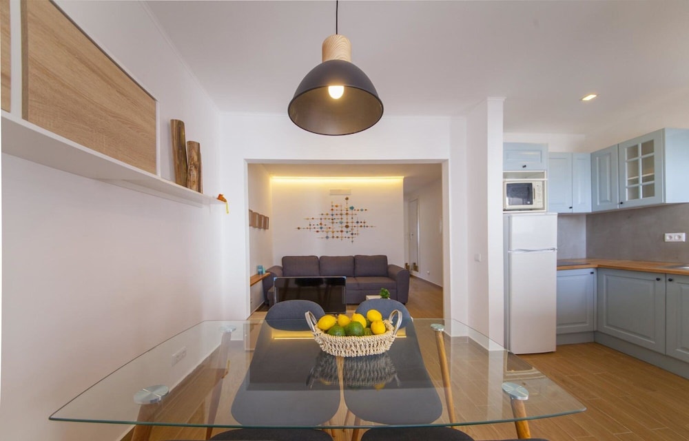 A31 - Tamar Top-floor Flat view 4