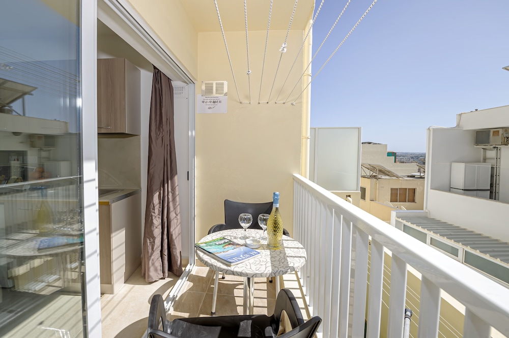 Mellieha Vacations - Summer Breeze Comfort Apartments by Getaways Malta - Property Image 1