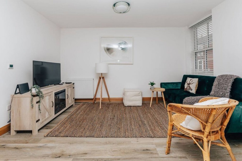 Seagrass Henley - 2 Bed Entire Serviced Apartment view 2