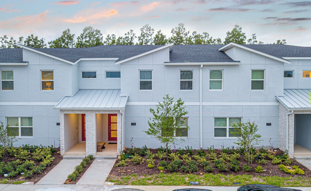 Hotel Marvelous 4 Bd w Pool Close to Disney 218 - Image 1