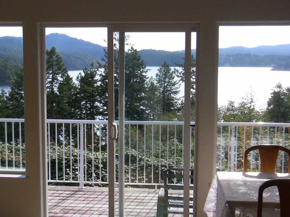 Moonlit Cove B&B