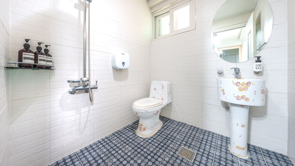 Gapeong Eoneunal Spa Pet Pension