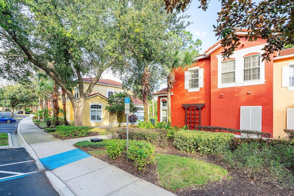 Orlando and Kissimmee Town homes by MyOrlandoStay