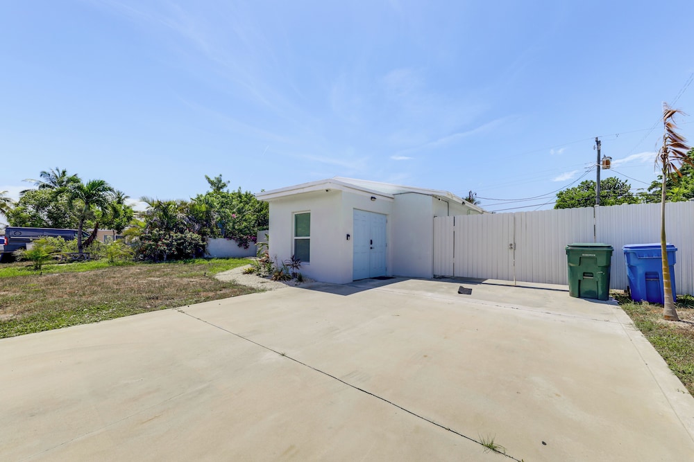 4 Mi to Beach: Home w/ Patio in Fort Lauderdale!