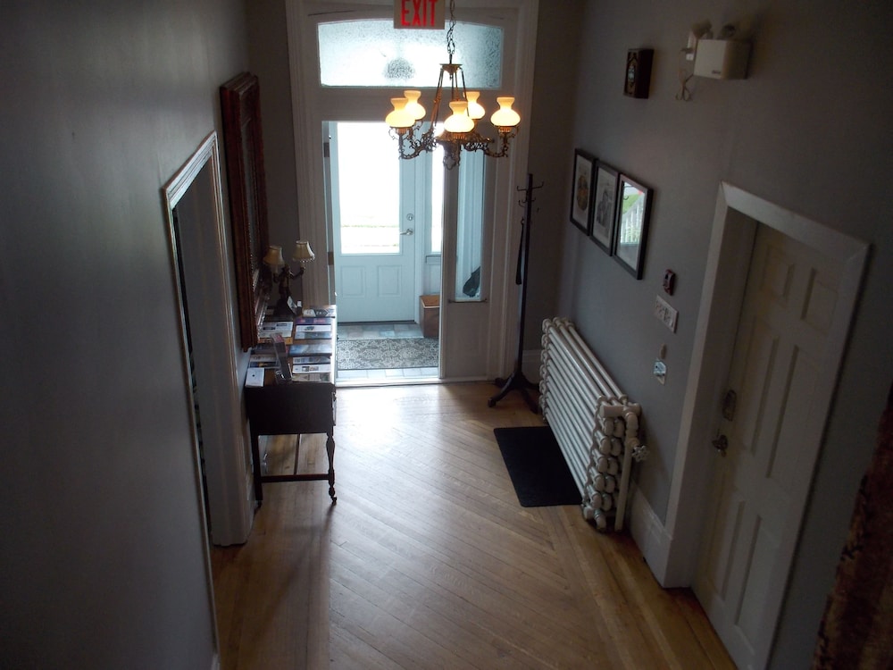 Gananoque Vacations - Seaway Manor - Property Image 20