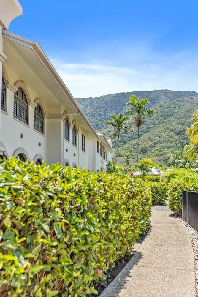 Salt Sand Retreat 1BR Resort Spa