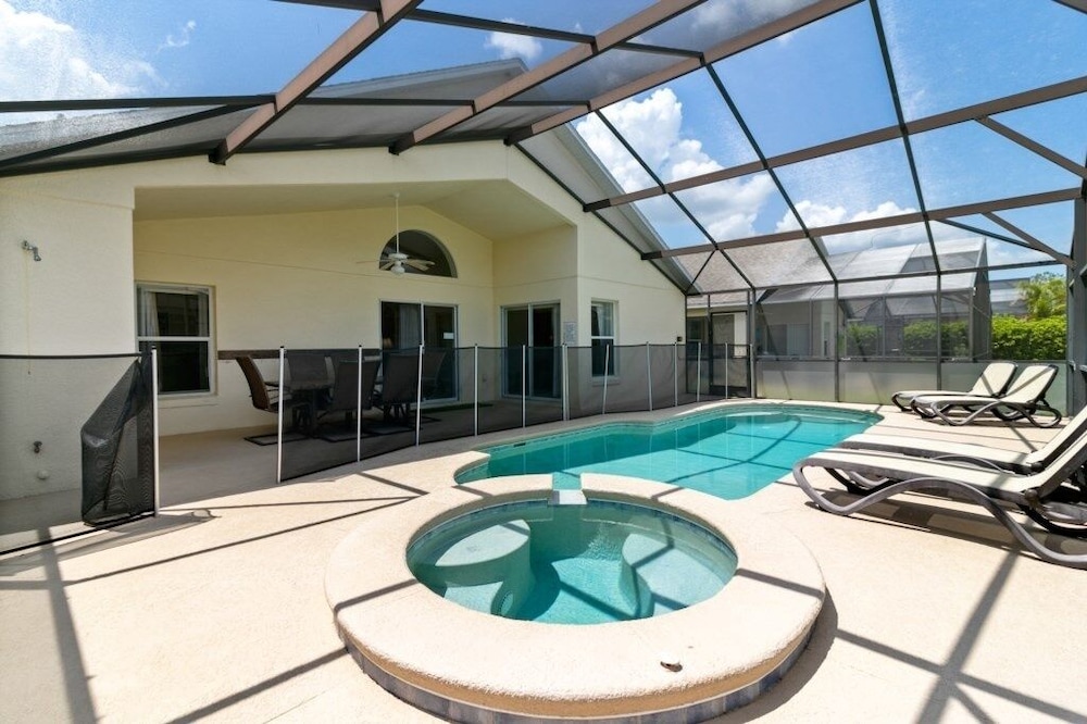 Gated 4 Bed With Pool And Spa Close To Disney 4 Bedroom Villa