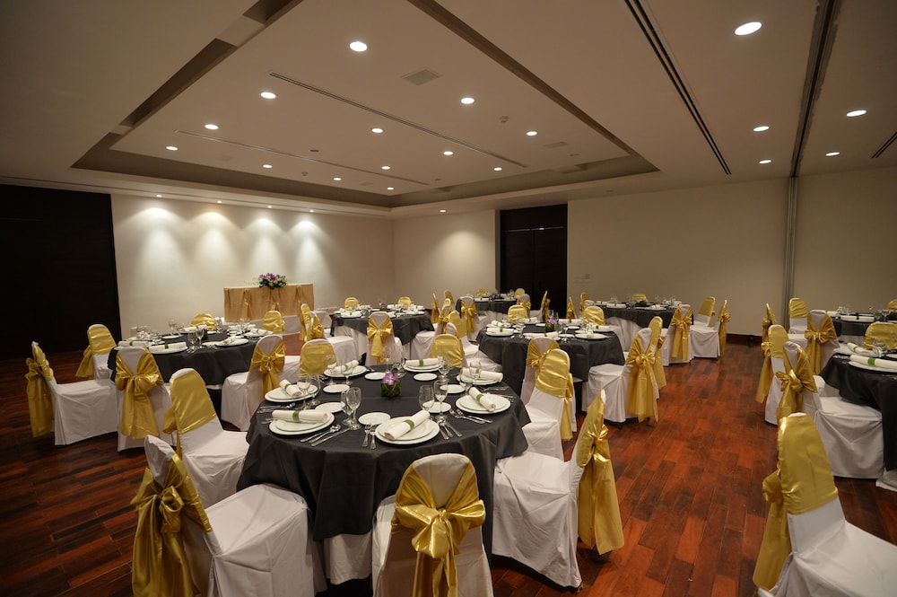 Grand Southsea Khaolak Beach Resort