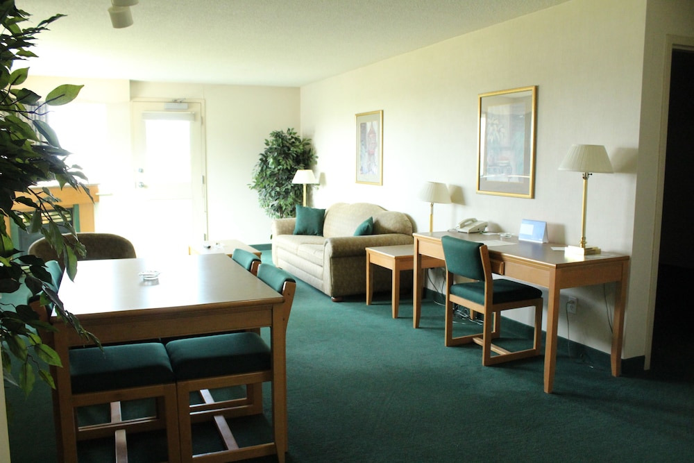 Tamarack Motor Inn