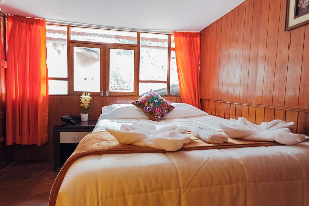 CHARMING WOODEN APART IN CENTRAL CUSCO