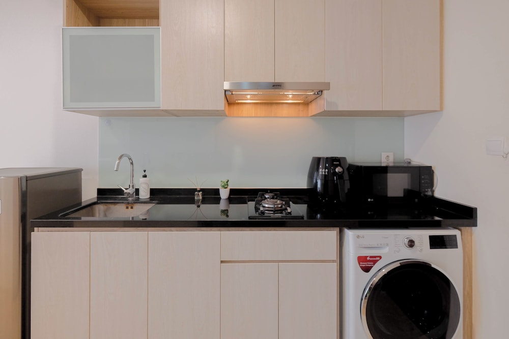 Best Location And Homey Studio At Menteng Park Apartment