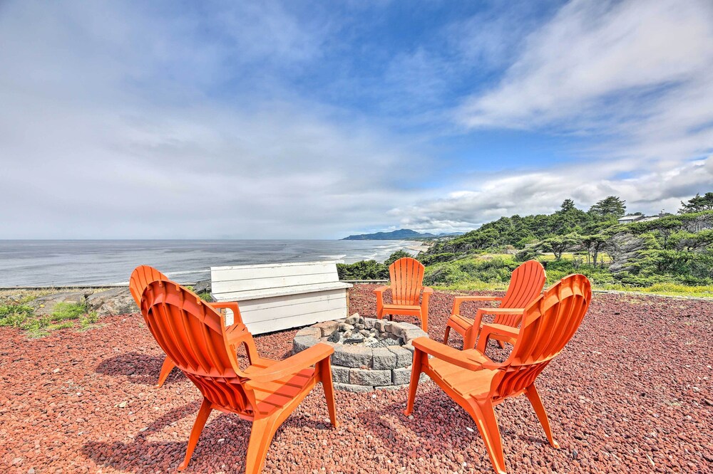Luxurious Newport Estate w/ Spa & Lighthouse Views view 4
