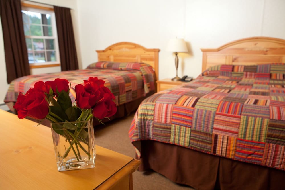 Blue Hill Lodge