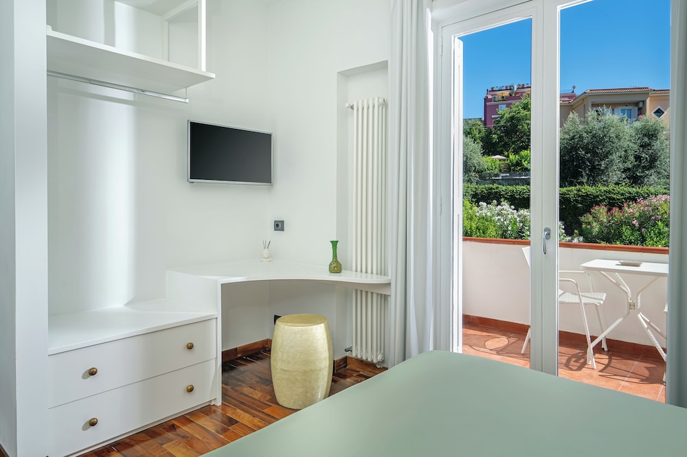 Luxury Villa In Sorrento Coast Swimming Pool & View