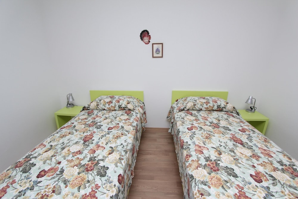 Apartment Mitton 2 view 4