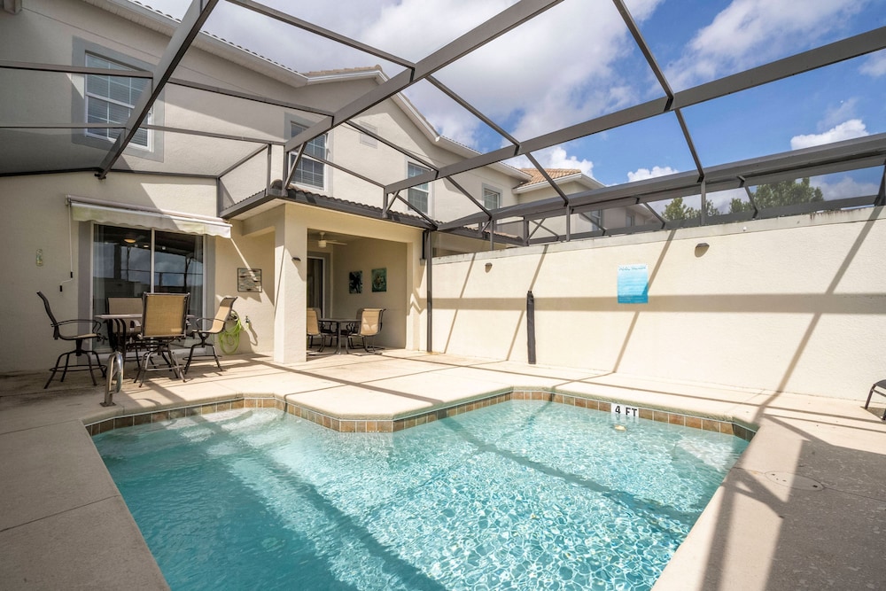 Storey Lake 4 BR With Private Pool